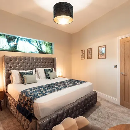 The Resolution Hotel Whitby