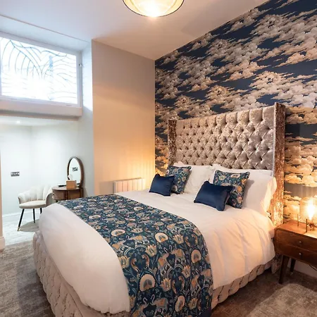 The Resolution Hotel 3*