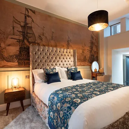 The Resolution 3* Whitby