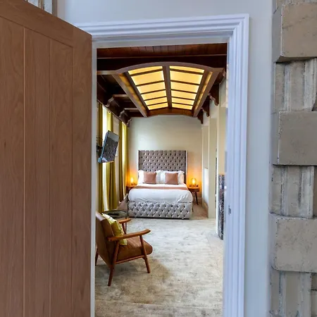 ホテル ザ レゾリューション 3*