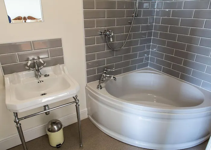 The Resolution Hotel Whitby