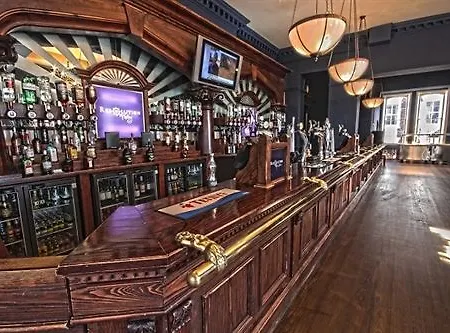 雷索鲁森酒店 惠特比