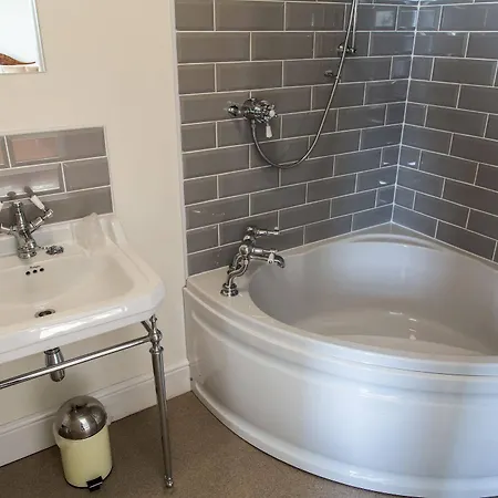 雷索鲁森酒店 酒店 惠特比