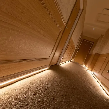 雷索鲁森酒店 3* 惠特比