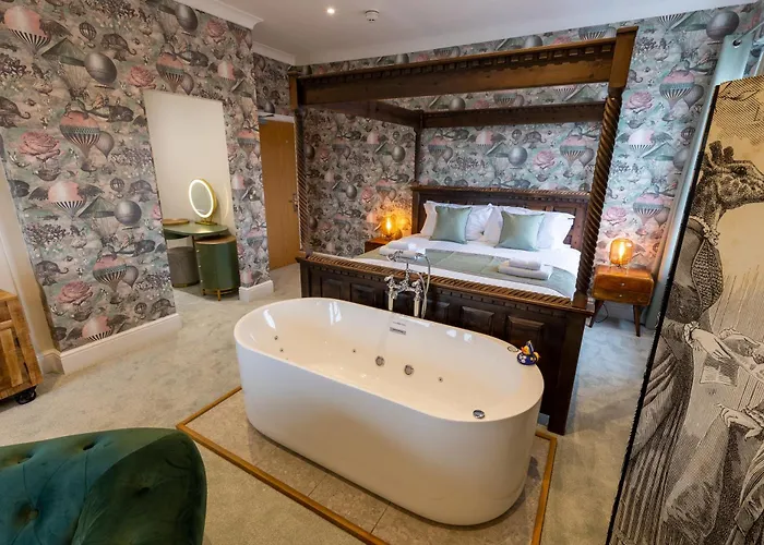 The Resolution 3* Whitby