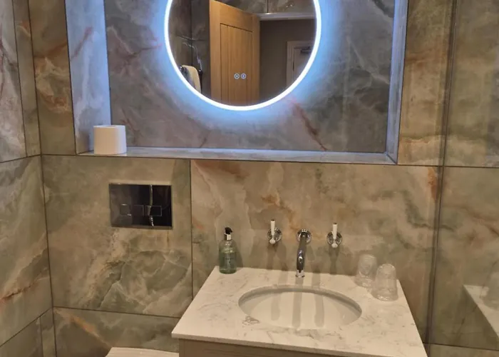 The Resolution Hotel 3*